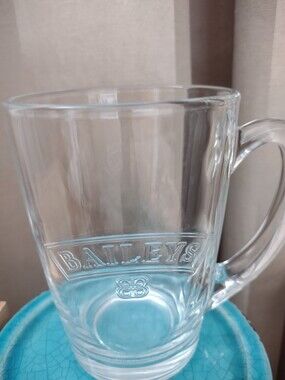 Bailey Clear Glass Mug Embossed Arc